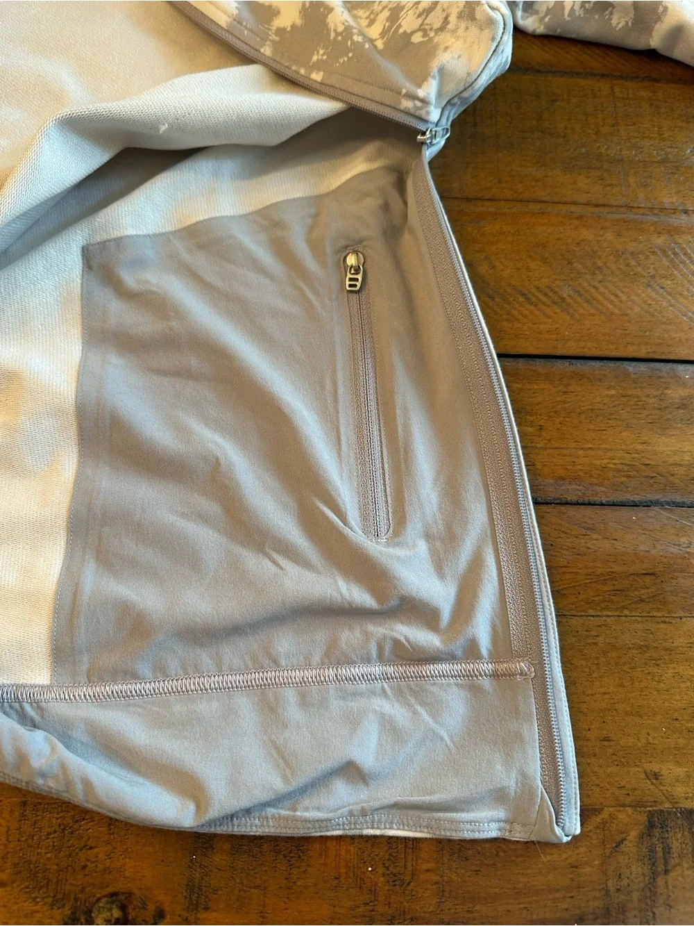 Lululemon City Sweat Crew Size Small Spectral White Opal Silver Drop